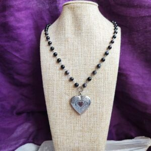 collar mujer colgante relicario obsidiana
