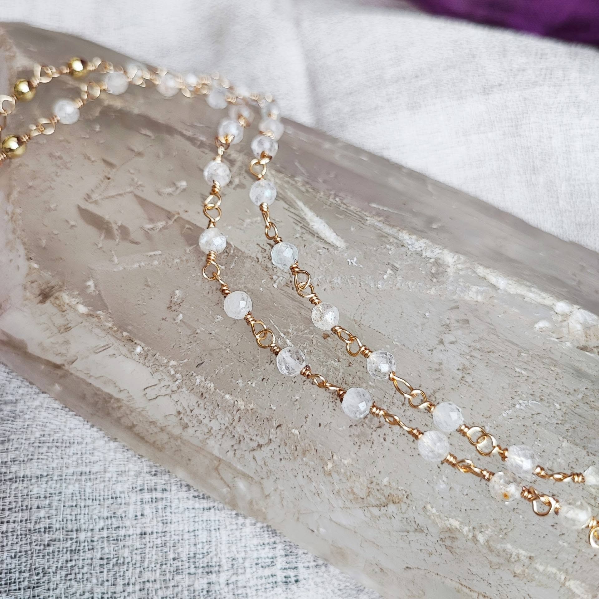 collar topacio blanco natural goldfilled