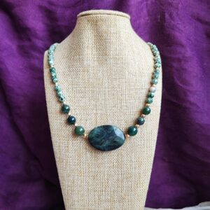 collar mujer piedra jaspe kambaba verde
